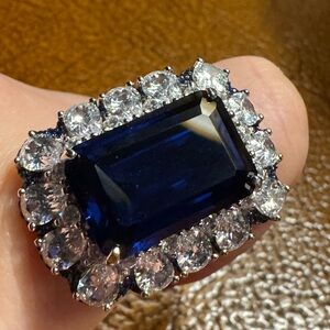 Elegant Blue and Silver Women's Ring